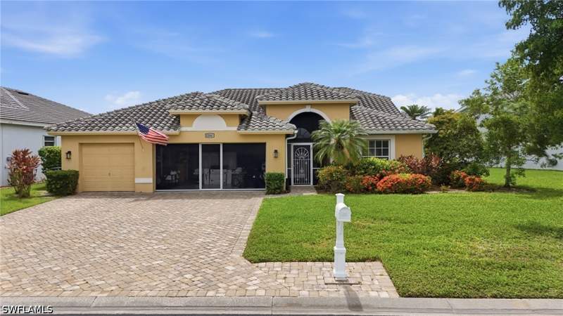 3 bedroom SingleFamilyResidence at 12846 Dresden Ct, Cross Creek Estates, Fort Myers — photo 2