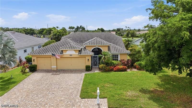 3 bedroom SingleFamilyResidence at 12846 Dresden Ct, Cross Creek Estates, Fort Myers — photo 3