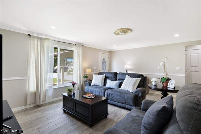 3 bedroom SingleFamilyResidence at 8110 Valencia Rd, San Carlos Park, Fort Myers — photo 4