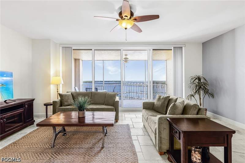 2 bedroom Condominium at 2090 W First St 1009, High Point Place, Fort Myers — photo 4