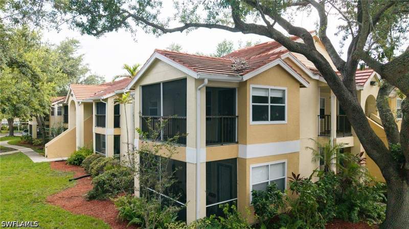 2 bedroom Condominium at 12561 Equestrian Cir 816, Venetian Palms, Fort Myers — photo 3