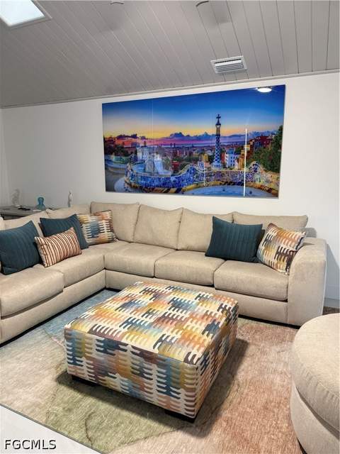 261 Egret St, Fort Myers Beach FL - photo 9 of 49