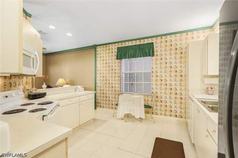 5693 Heron Ln 503, Naples FL - photo 15 of 26