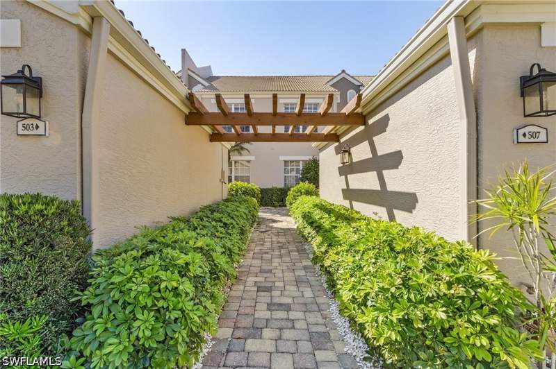 2 bedroom Condominium at 5693 Heron Ln 503, Feather Sound, Naples — photo 5
