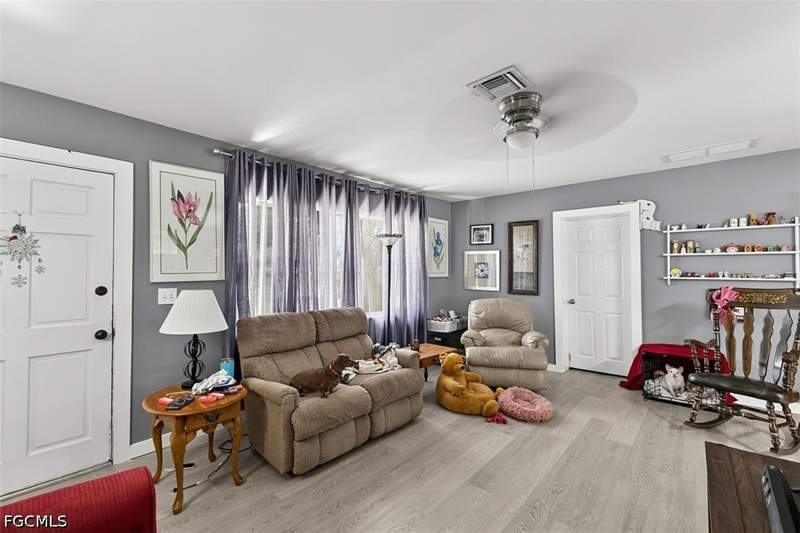 3 bedroom SingleFamilyResidence at 306 Chattanooga Dr, Carters Add Royal Palm Pk, Fort Myers — photo 5