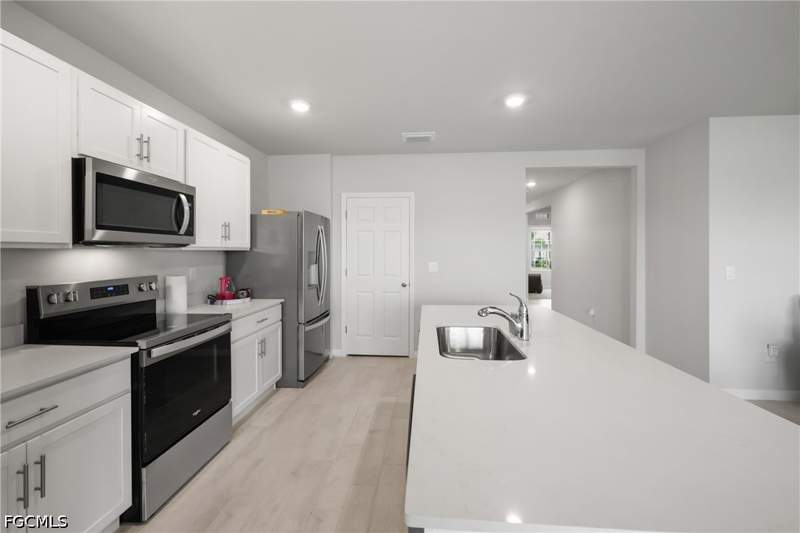 3 bedroom SingleFamilyResidence at 2621 Table Coral Trl, Coral Bay, North Fort Myers — photo 4