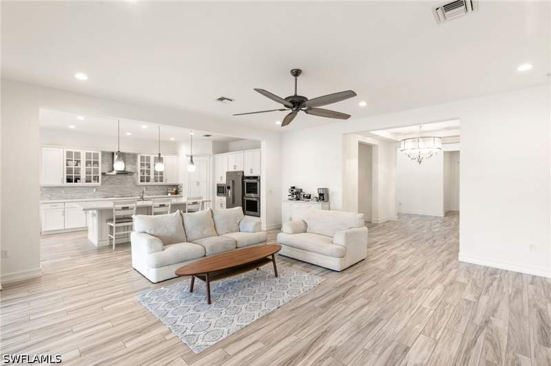 4 bedroom SingleFamilyResidence at 9344 Glenforest Dr, Bent Creek Preserve, Naples — photo 5