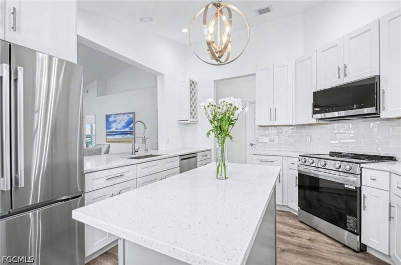 3 bedroom Condominium at 5701 Heron Ln 705, Feather Sound, Naples — photo 5