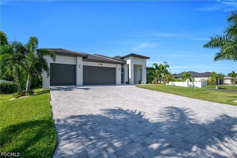 3 bedroom SingleFamilyResidence at 1735 SW 51st Ter, Cape Coral, Cape Coral — photo 2