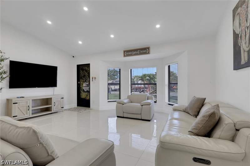 4 bedroom SingleFamilyResidence at 4500 28th Ave SW, Golden Gate City, Naples — photo 5