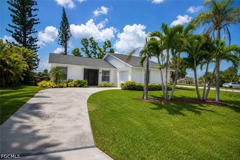 3 bedroom SingleFamilyResidence at 1913 SE 15th Pl, Cape Coral, Cape Coral — photo 1