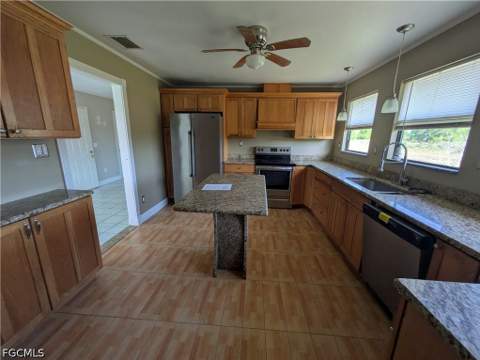 925 Foxdale Ave, Lehigh Acres FL - photo 8 of 13