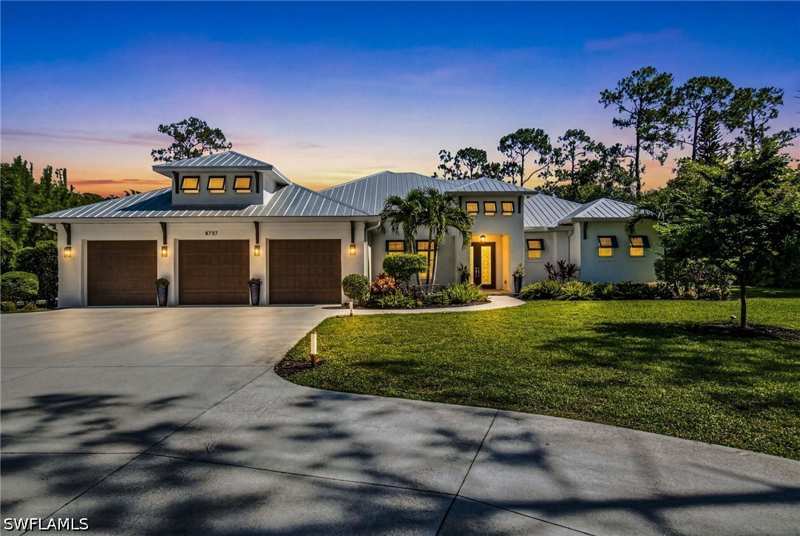 3 bedroom SingleFamilyResidence at 5737 Hidden Oaks Ln, Oakes Estates, Naples — photo 1