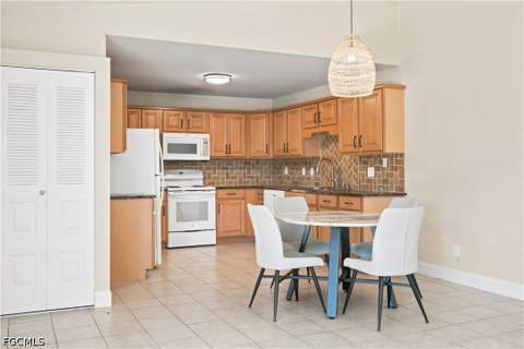 5638 Foxlake Dr, North Fort Myers FL - photo 6 of 23