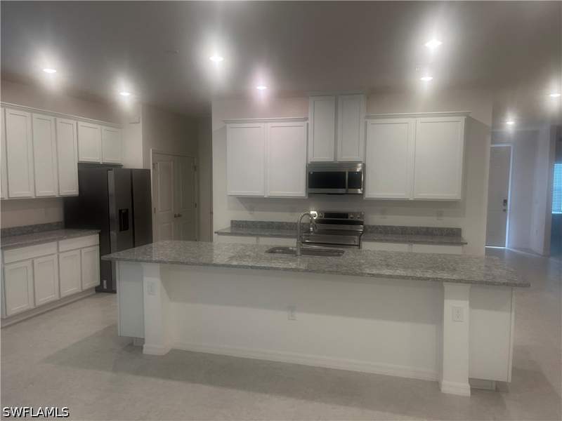 3 bedroom SingleFamilyResidence at 175 Herndon Ave, Lehigh Acres, Lehigh Acres — photo 2