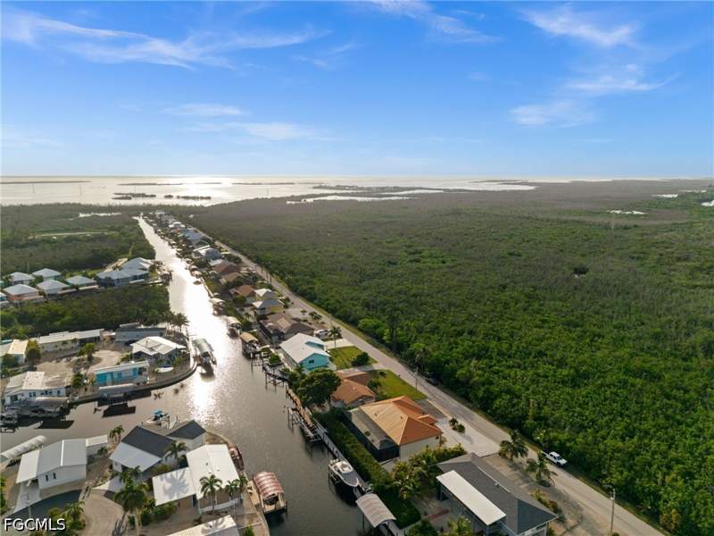 3 bedroom SingleFamilyResidence at 3921 Galt Island AVE, GALT ISLAND SHORES, St James City — photo 3