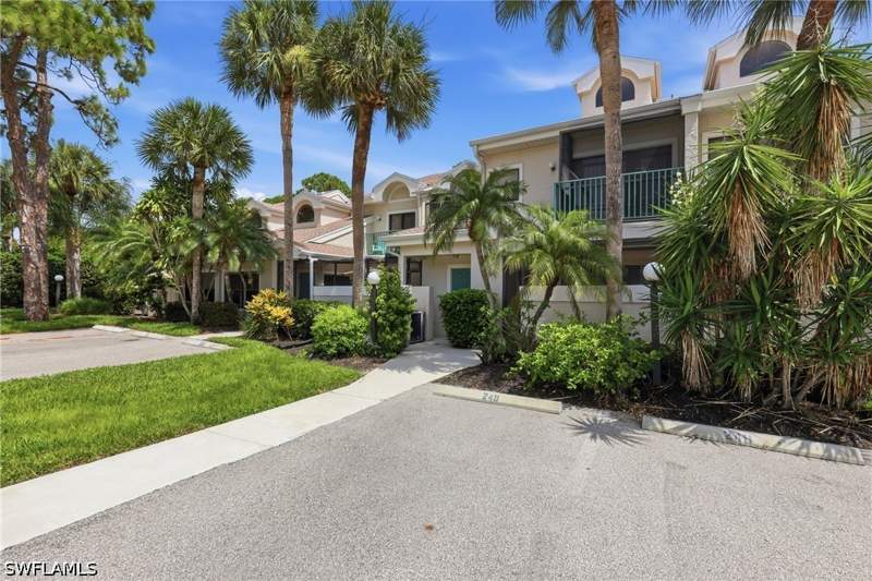 1 bedroom Condominium at 81 Emerald Woods Dr M3, Emerald Woods, Naples — photo 4