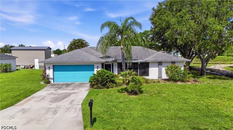 3 bedroom SingleFamilyResidence at 1529 Crestwood Cir W, Lehigh Acres, Lehigh Acres — photo 1