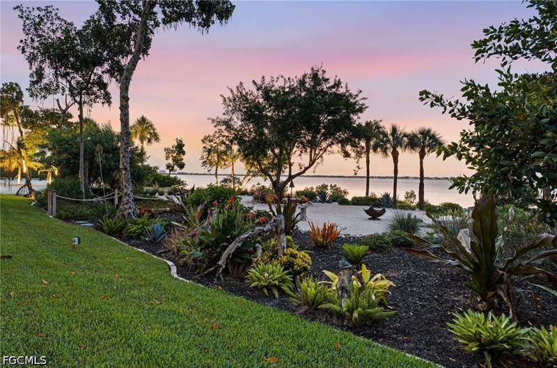 5 bedroom SingleFamilyResidence at 11440 Longwater Chase Ct, Edgewater, Fort Myers — photo 4