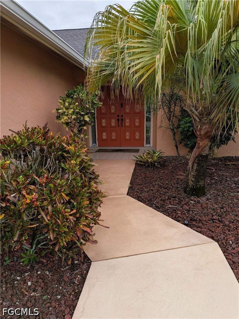 3 bedroom SingleFamilyResidence at 1712 Viscaya Pkwy, Cape Coral, Cape Coral — photo 2
