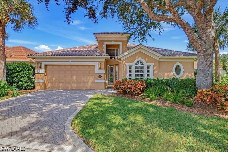 2 bedroom SingleFamilyResidence at 2325 Island Cove Cir, Island Cove, Naples — photo 2