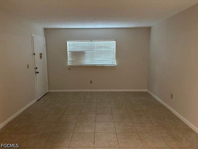 1 bedroom Condominium at 1518 Edgewater Cir 2A, Myerlee Square Condo, Fort Myers — photo 2