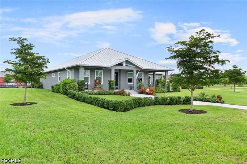 3 bedroom SingleFamilyResidence at 15911 Rivercreek Ct, Alva, Alva — photo 2