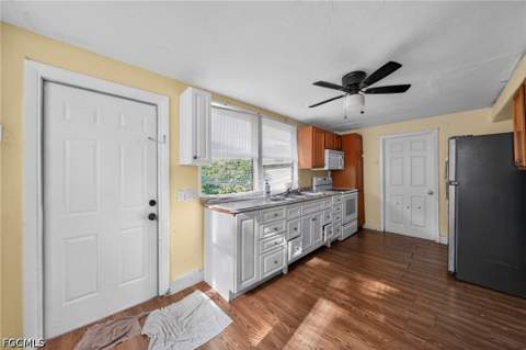 1846 Maple Dr, Fort Myers FL - photo 9 of 31