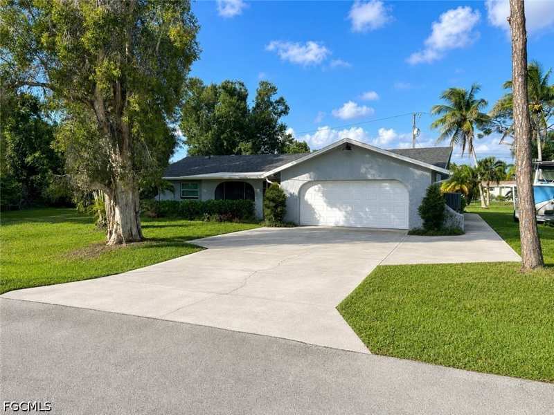 3 bedroom SingleFamilyResidence at 5419 Avenue E, Pine Island Center, Bokeelia — photo 1