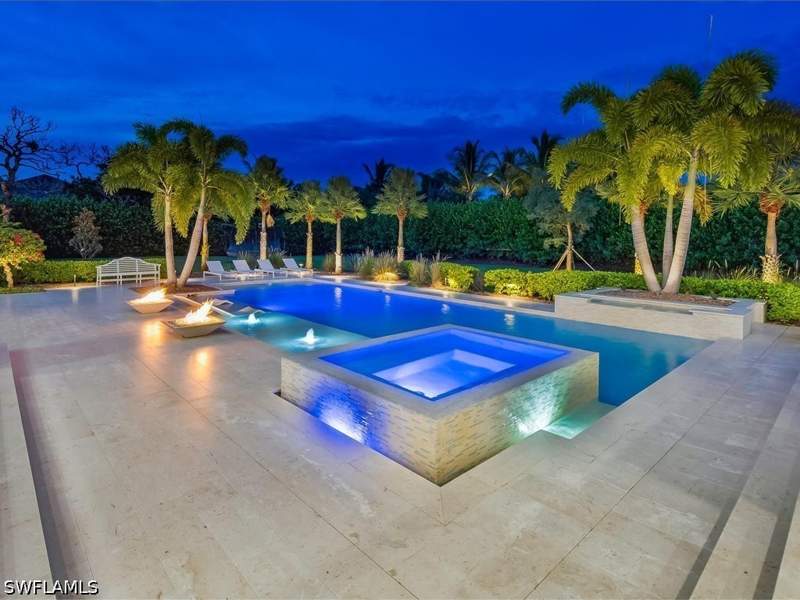 6 bedroom SingleFamilyResidence at 188 West St, Pine Ridge, Naples — photo 4