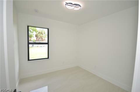 3121 Thomas St, Fort Myers FL - photo 10 of 21