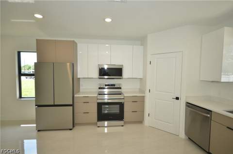 3121 Thomas St, Fort Myers FL - photo 13 of 21