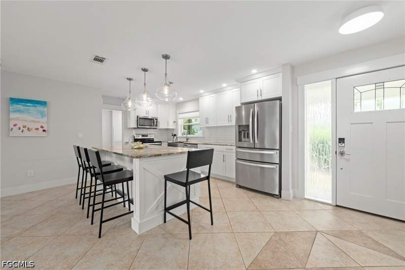 5 bedroom SingleFamilyResidence at 5310 Bayshore Ave, Cape Coral, Cape Coral — photo 3