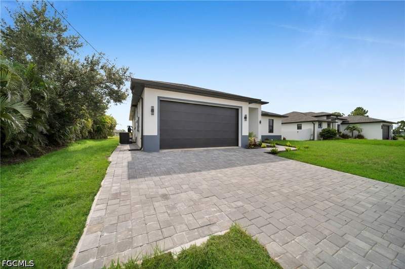 4 bedroom SingleFamilyResidence at 2839 El Dorado Blvd N, Cape Coral, Cape Coral — photo 3