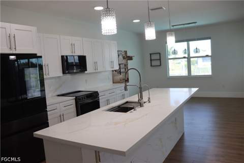 1857 NW 36th Pl, Cape Coral FL - photo 10 of 47