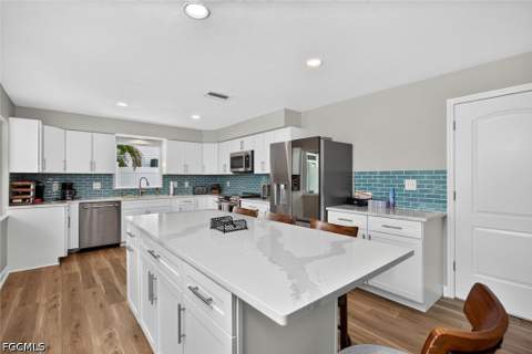 1477 Albatross Rd, Sanibel FL - photo 9 of 41