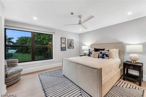569 Park Shore Dr G5, Naples FL - photo 16 of 26