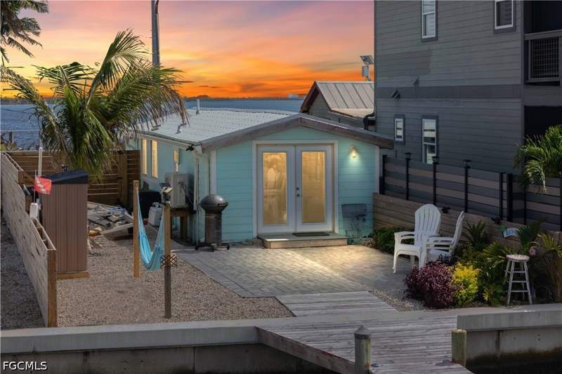 2 bedroom SingleFamilyResidence at 4278 Pine Island Rd NW, Matlacha, Matlacha — photo 4