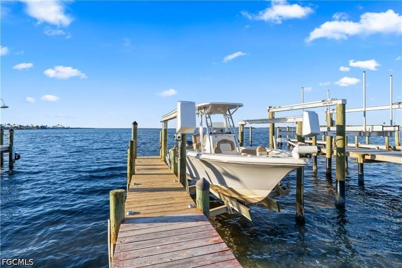 2 bedroom SingleFamilyResidence at 4278 Pine Island Rd NW, Matlacha, Matlacha — photo 5