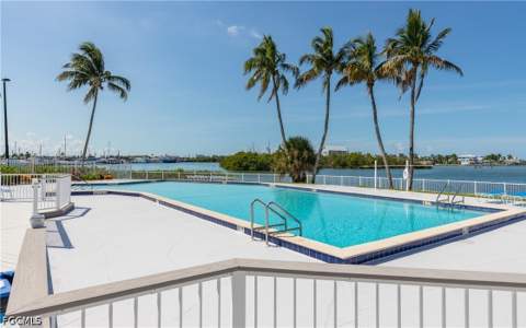 18120 San Carlos Blvd Ph2, Fort Myers Beach FL - photo 14 of 37