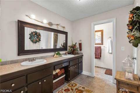 4536 Vinsetta Ave, North Fort Myers FL - photo 21 of 41
