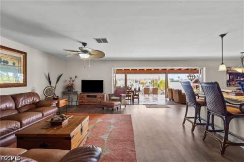 4536 Vinsetta Ave, North Fort Myers FL - photo 6 of 41