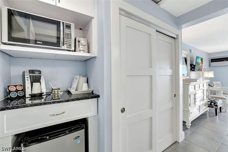 bedroom Condominium at 900 Broad Ave S 320, Cove Inn, Naples — photo 4
