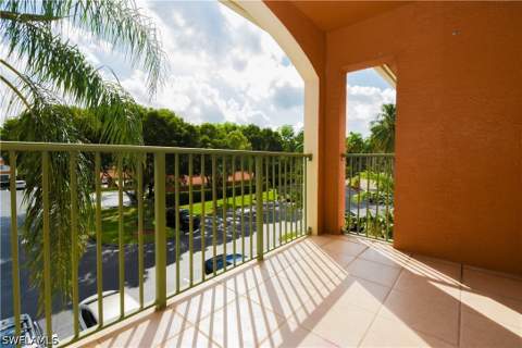 1275 Wildwood Lakes Blvd 303, Naples FL - photo 24 of 28