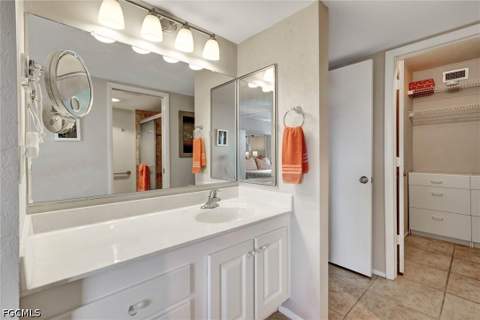 4586 Trawler Ct 304, Fort Myers FL - photo 16 of 47