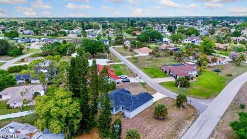15 Hampton Ave, Lehigh Acres FL - photo 7 of 35