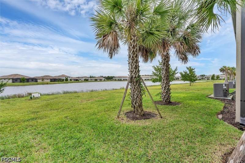 3 bedroom Townhouse at 14204 Pine Lodge Ln, Timber Creek, Fort Myers — photo 2