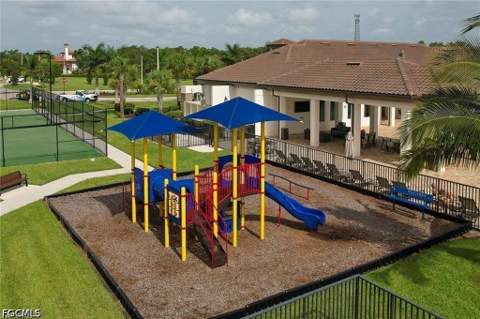 3447 Menores Way, Fort Myers FL - photo 22 of 25