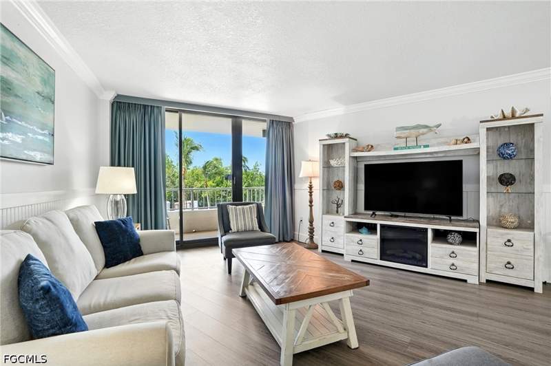 2 bedroom Condominium at 440 Seaview Ct 201, South Seas Club Condo, Marco Island — photo 2
