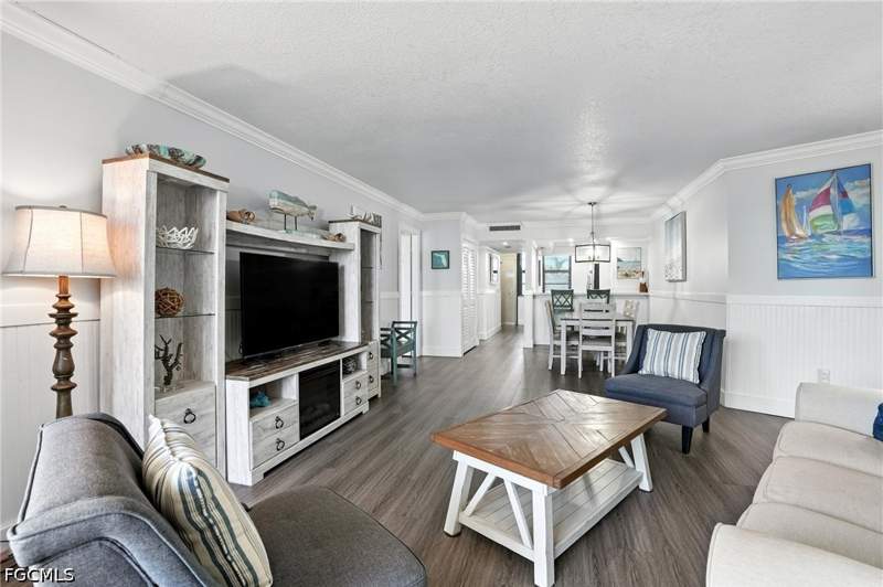 2 bedroom Condominium at 440 Seaview Ct 201, South Seas Club Condo, Marco Island — photo 5